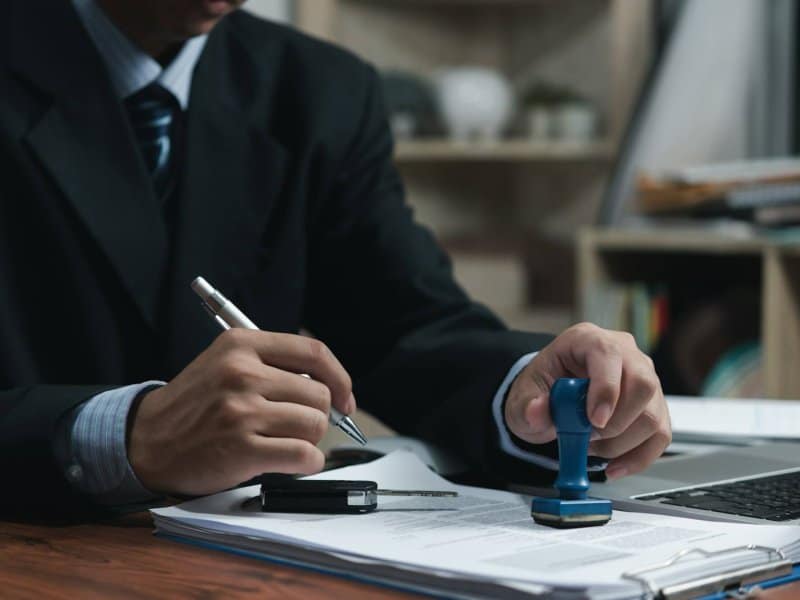 businessman-signing-a-contract-for-buying-of-selling-a-car-car-rental-service-insurance-and-contra-ql6gxloq1eqrd8hcvoxrv9dqvrgyo6lg42d0qxoj1s (1)